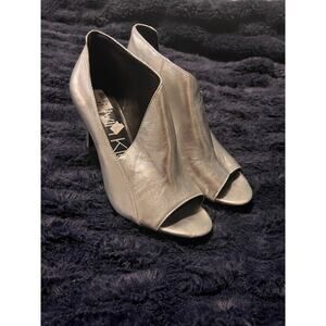 Calvin Klein Womens 7.5 Silver Peep Toe Heels NWT Open Toe